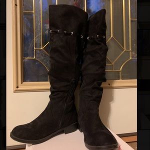 Soda Knee-High Black Suede boot!